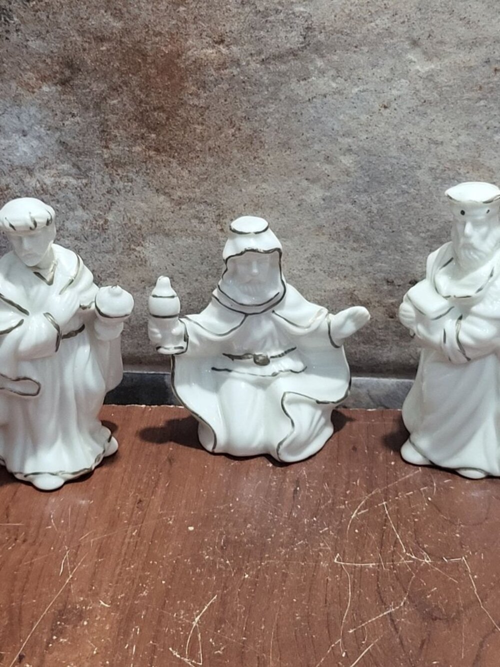 Vintage Porcelain Nativity Scene Matte White Bisque Figures Gold Trim 8 Pcs - Picture 10 of 13